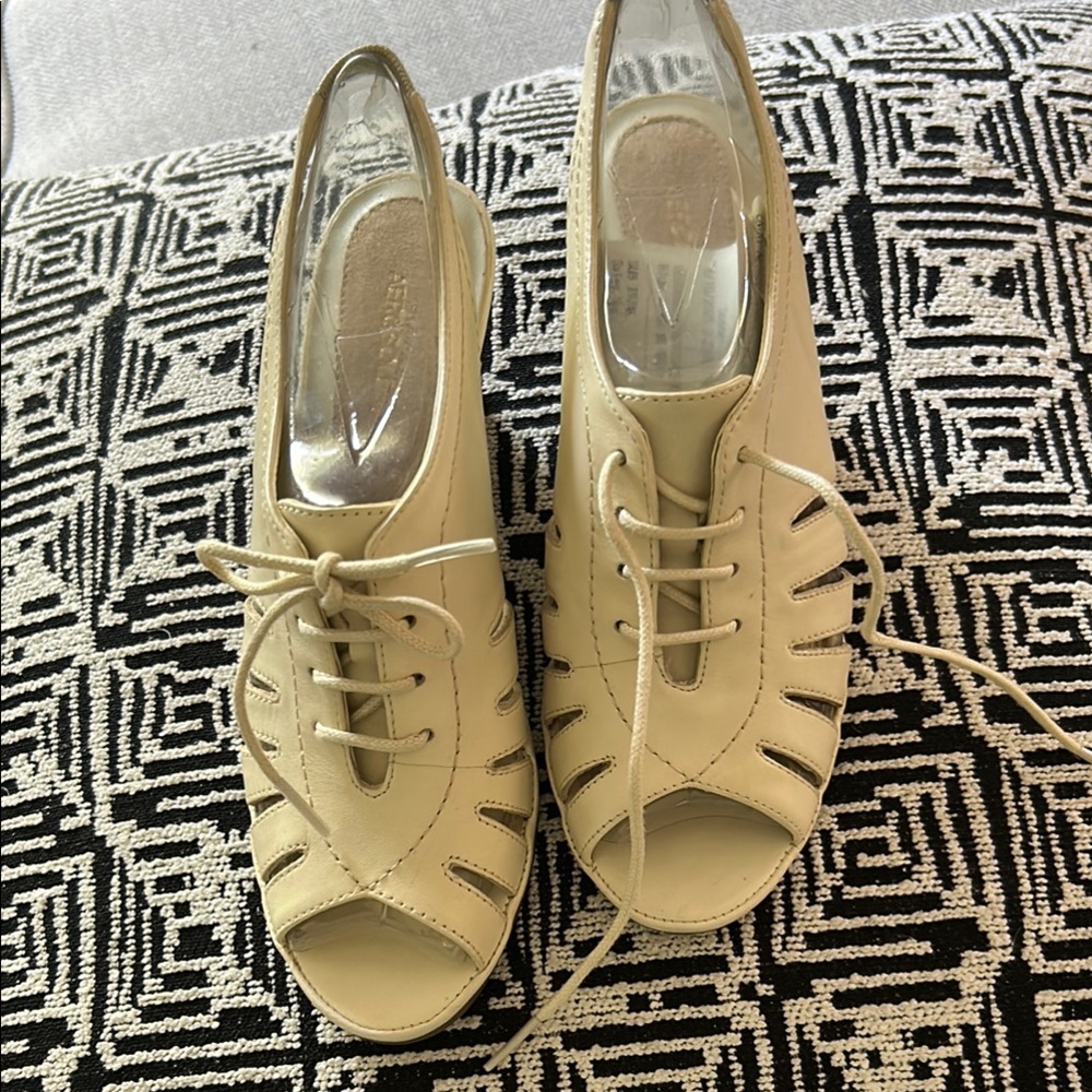 AEROSOLES Cream Lace-Up Peep-Toe Boots